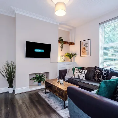 Modern 3-Bed House In Manchester, Ideal For Long Stays, Free Parking, City Centre - Sleeps Upto 8 People Exterior photo