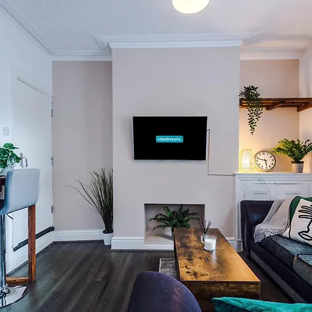 Modern 3-Bed House In Manchester, Ideal For Long Stays, Free Parking, City Centre - Sleeps Upto 8 People Exterior photo
