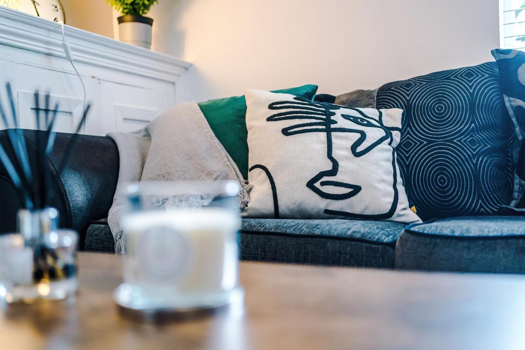 Holiday home Modern 3-bed House In Manchester, Ideal For Long Stays, Free Parking, Centre - Sleeps Upto 8 People Manchester