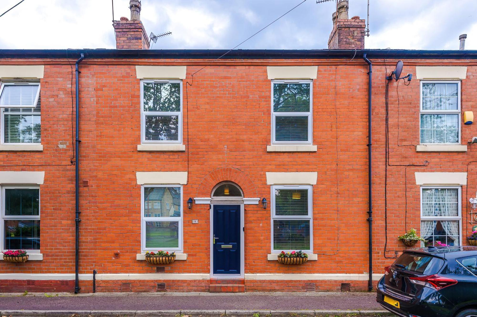 Modern 3-bed House In Manchester, Ideal For Long Stays, Free Parking, Centre - Sleeps Upto 8 People * Manchester